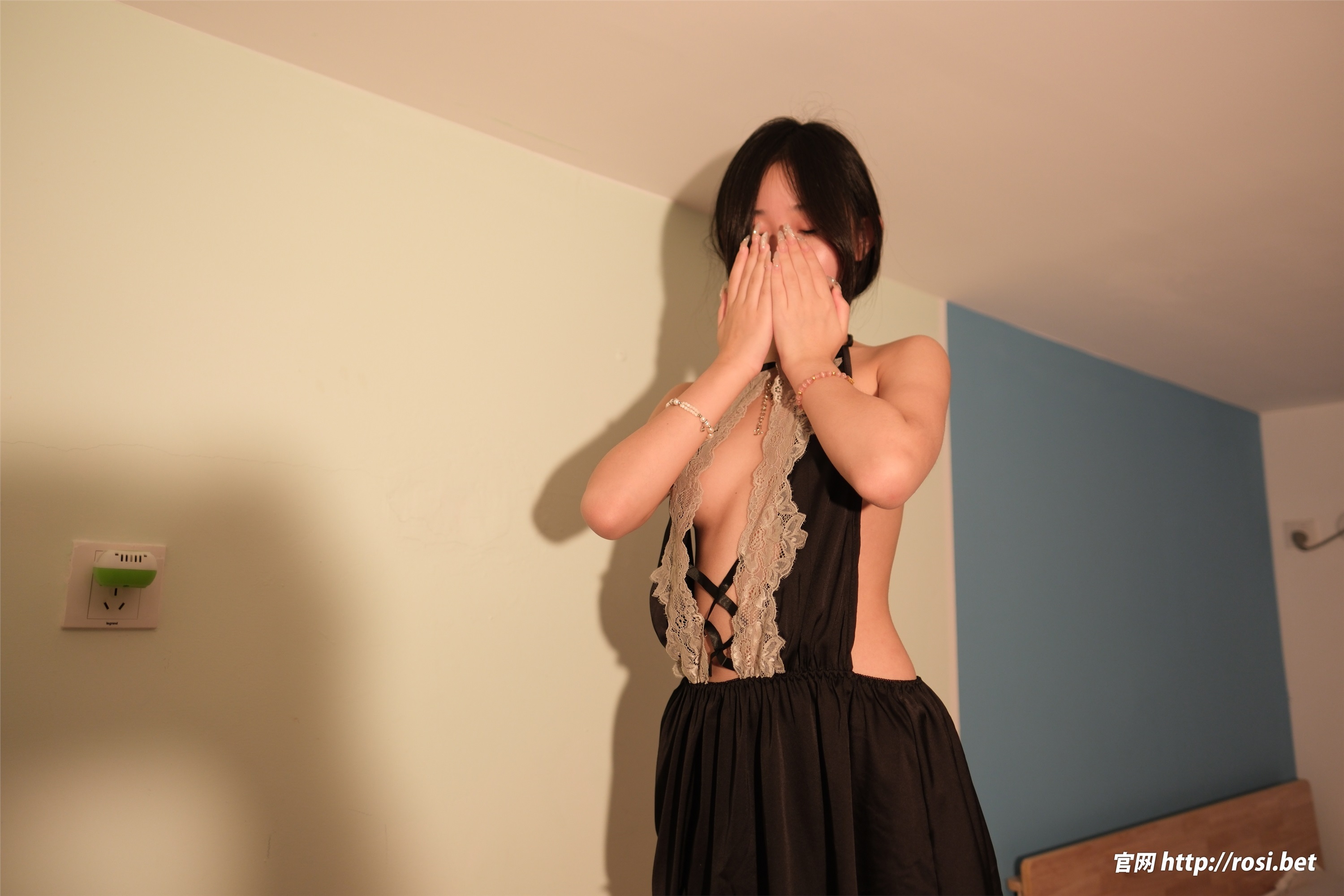 ROSI写真 2024.10.19 NO.4702